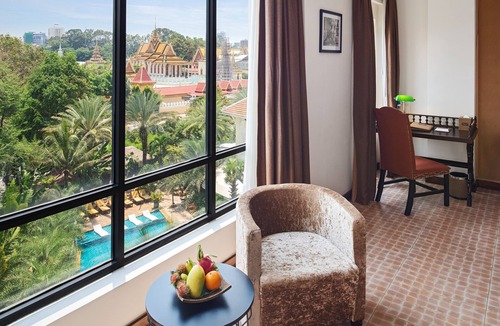 Daun Penh Hotel | Palace Gate Hotel & Resort by EHM