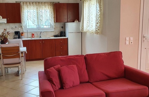 Aktio-Vonitsa Apartment | Palairos: Garden experience revised (A/C, Wi-Fi, BBQ)