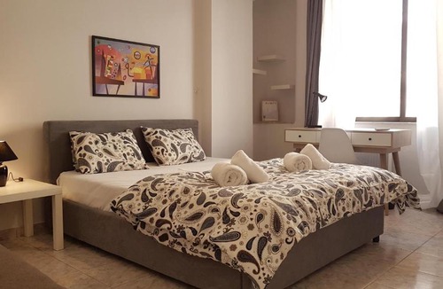 Mousio Apartment | Palette Apartment Chocolate - Athens Center, 6 BD, 3 BATH
