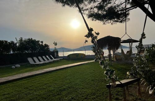 Kanatadika Villa | Pampas Seafront villa, 6 bedrooms, North Evvoia