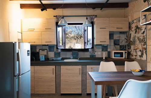 Mesa Chorio House | Paphos Traditional Holiday House