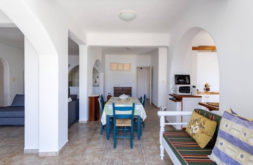 Krotiri House | Parikia Cove Mansion