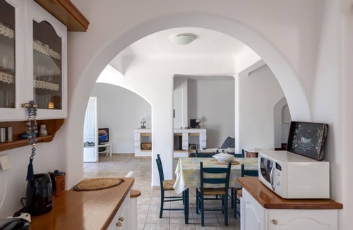 Krotiri House | Parikia Cove Mansion