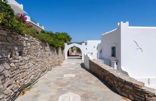Krotiri Villa | Parikia Cove Mansion