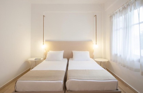 Agia Paraskevi Apartment | Paris Studios & Apartment