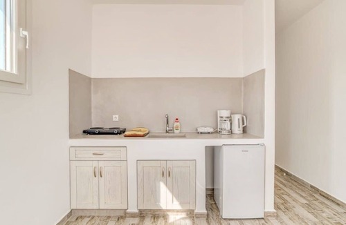 Aliki Apartment | Paros Seaside Splendor - Apollo's Poolside Retreat