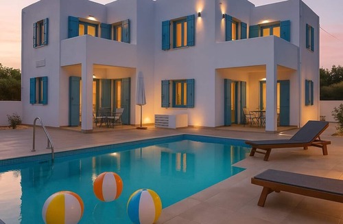 Aliki Apartment | Paros Seaside Splendor - Apollo's Poolside Retreat