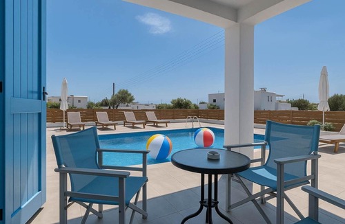 Aliki Apartment | Paros Seaside Splendor - Apollo's Poolside Retreat