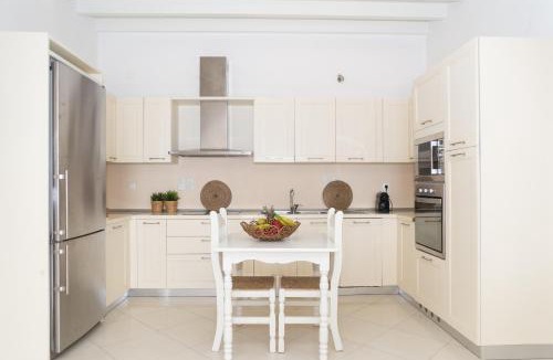 Skala Apartment | Patmos Sunshine Houses - Quiet Stay, 5-min Walk to Skala Square