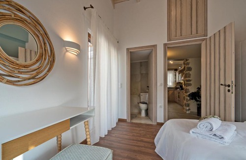 Mirthios Apartment | Patriko House