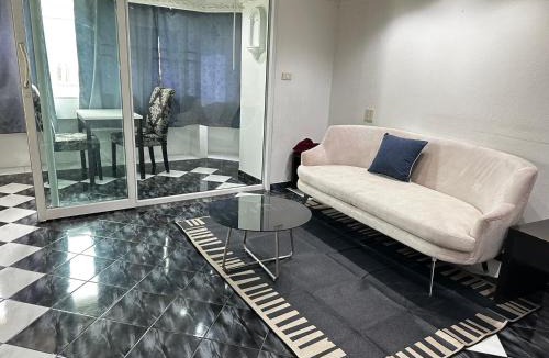 Samut Sakhon Apartment | Pattaya Beach Condominium by Ahmed