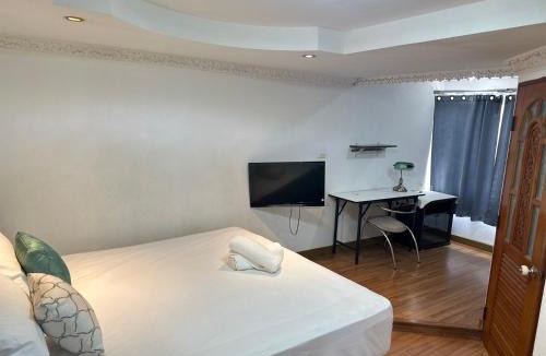 Samut Sakhon Apartment | Pattaya Beach Condominium by Ahmed