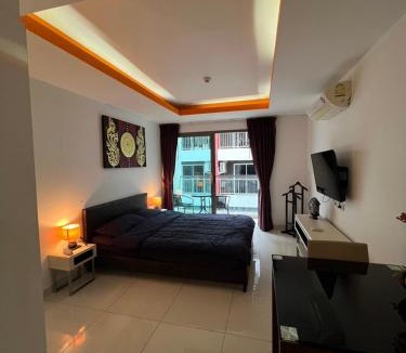 Pratumnak Hill Apartment | Pattaya, C view , prime location