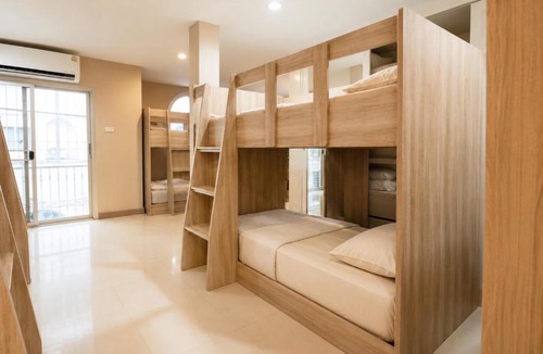 Asoke Hostel | Pawtel