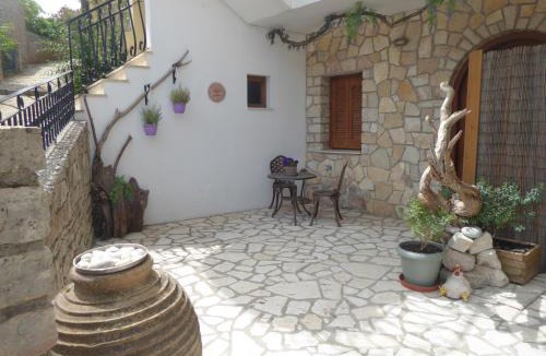 Kioni Apartment | Pebbles of Kioni