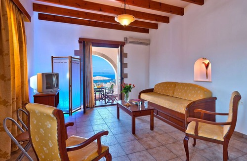 Plaka Apartment | Pegasos Maisonette, 2 BD, 2 BA, 350 meters from sandy beach