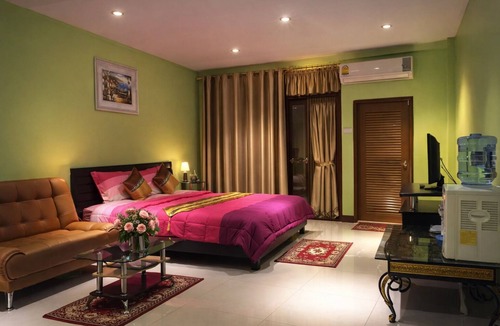Khlong Toei Hotel | Penang Palace