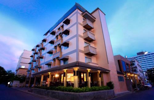 Chang Khlan Hotel | People Place Classic Hotel SHA Extra Plus