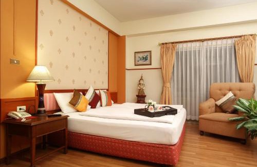 Chang Khlan Hotel | People Place Classic Hotel SHA Extra Plus