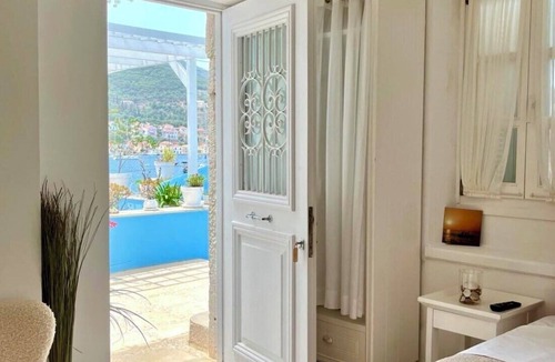 Vathy Hotel | Perantzada 1811