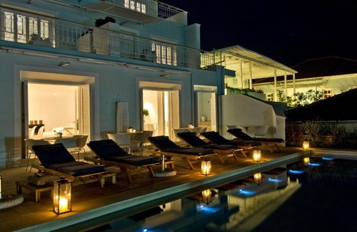 Vathy Hotel | Perantzada Hotel 1811