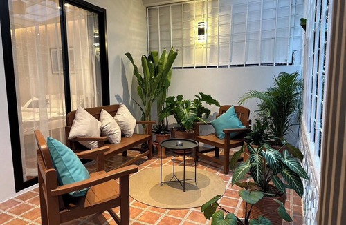 Khlong Toei Nuea House | Perfect 6-bedroom townhome with AC in vibrant Asok