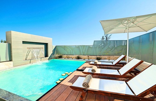 Kavallos Villa | Perla Nera Villa Heated Pool
