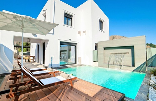 Kavallos House | Perla Nera Villa mit privatem beheiztem Pool by Interhome