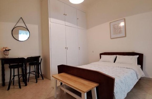 Nea Kios Apartment | Persefoni's Room