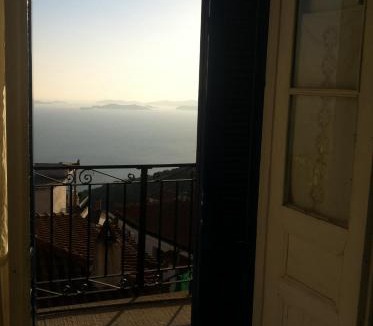 Glossa House | Persefonis view house