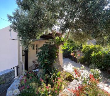 Sellia Villa | Petasos House - Garden - Sea View