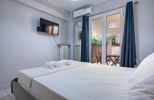 Petralona Apartment | Petralona Hideaway - Comfort for 4 by ΜΡS