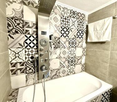 Monopari House | Philoxenia traditional house private jacuzzi