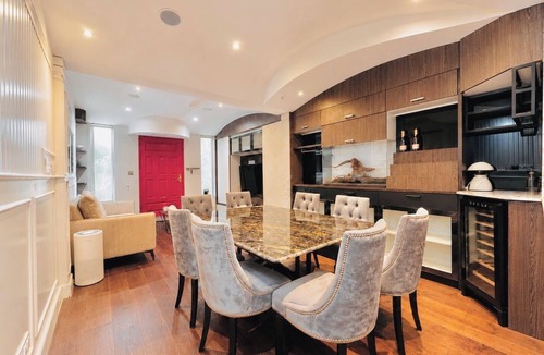 Sen Sok Villa | Phnom Penh 4-bedroom Luxury Townhouse