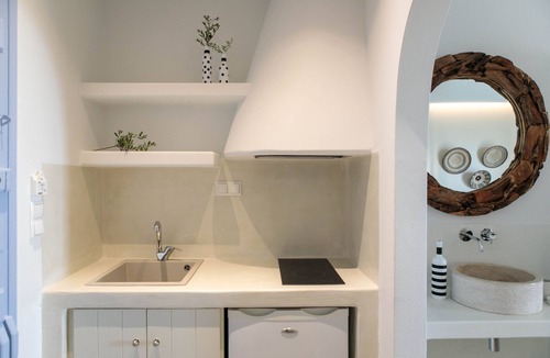 Naxos House | Phoenicia Naxos