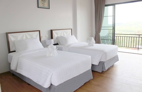 Pak Chong Hotel | Phurapee Pakchong