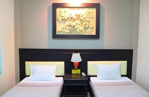 Tha Thaewawong Hotel | Picnic Sriracha Hotel