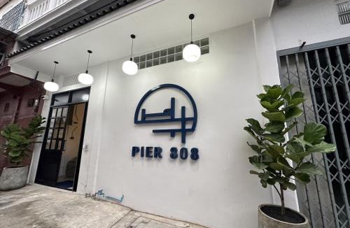 Chakkrawat Hostel | PIER 808 Hostel