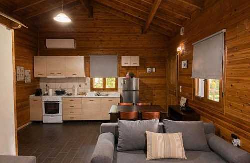 Servia Ski Chalet | Pierian Chalets by TETOS - Cozy