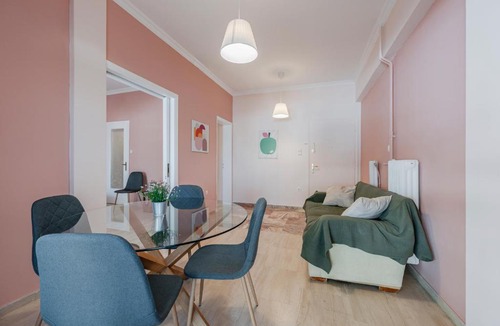 Pasalimani Apartment | Piraeus Pasalimani Veranda for up to 6, near metro