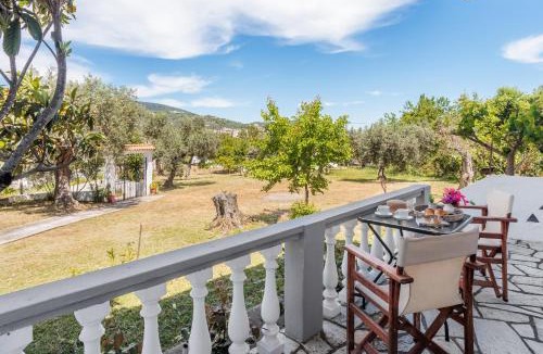 Skopelos Apartment | Platanakia