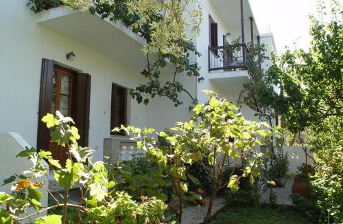 Skopelos Apartment | Platanakia