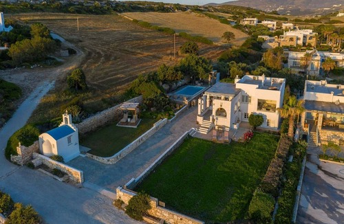 Paros Villa | Platinum Paros Villa | 6 Bedroom Villa | Private Swimming Pool & Stunning Sea.