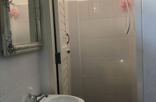 Ban Phan Thom Hostel | Ploy Hostel