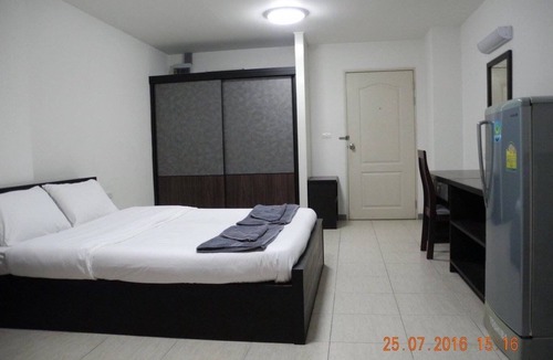 Chom Phon Hotel | PMTK Residence