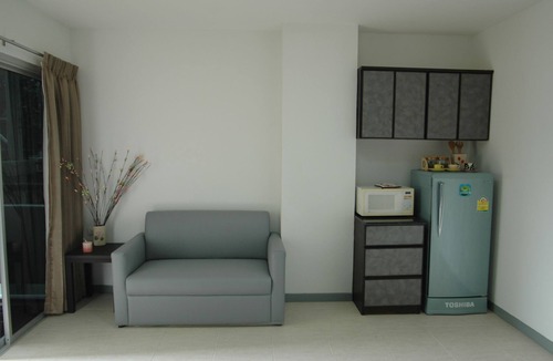 Chom Phon Hotel | PMTK Residence
