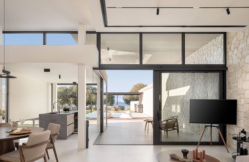 Tavronitis Villa | Pnoe Sea Front Experience | Special Villa