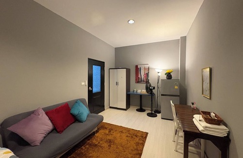 Bang Na Hotel | PomPom Home