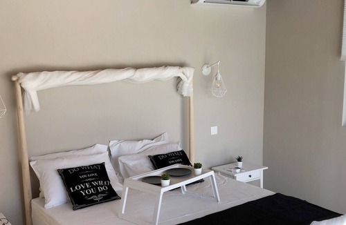 Korithion House | pool house 3 km from Corinth-Loutraki