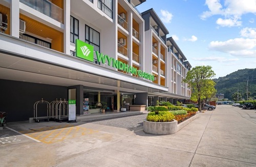 Sa Khu Apartment | Pool View Condo 2204, Wyndham Garden Resort